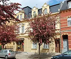 Wohn- und Geschäftshaus