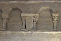 Blendtriforium im Langhaus