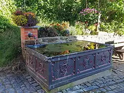 Brunnen in Mauloff gegenüber Nr. 13
