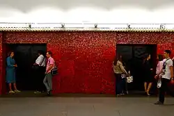 Bahnsteigtüren von 1967 in opaker Ausführung (Majakowskaja, Sankt Petersburg)