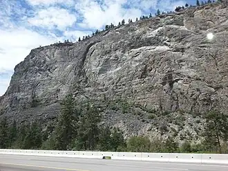 Ansicht des McIntyre Bluff vom British Columbia Highway 97