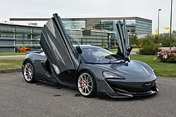 600LT (Frontansicht)