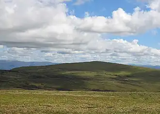 Blick vom nördlich liegenden, 911 Meter hohen Meall a’ Bhothain auf den A’ Chailleach