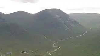 Blick von Süden vom 676 Meter hohen Beinn Suidhe über Glen Dochard hinweg auf den Meall nan Eun