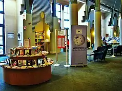 Medienangebote und Verweilflächen