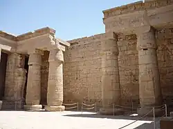 Fehlende Mittelsäule (Nordöstliche Wand)