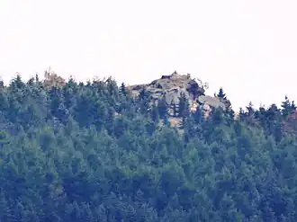 Blick von Ladung zum Bärenstein (Medvědí skála)