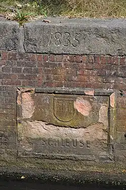 Inschrift von 1835 auf der rechten Seite am unteren Schleusentor, August 2014.