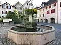 Dorfbrunnen Mels mit Verrucanoplatten