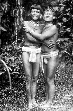 Zwei Männer von den Mentawai-Inseln