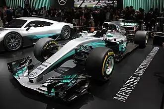 Der F1 W08 von 2017 auf einer Ausstellung