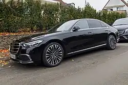 Version mit traditionellen Türgriffen, Grundausstattung