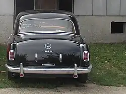 Mercedes-Benz 220 a, Heck