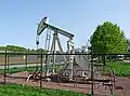 Erdölpumpe am Ortseingang von Merkwiller-Pechelbronn