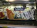 Station Tuileries (Linie 1): Wanddekoration zeigt die Geschichte der Métro