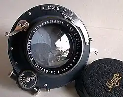 Aristostigmat, eines der erfolgreichsten Gaußschen Doppelobjektive (1:4,6/210&nbsp;mm)