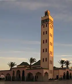Große Moschee im Zentrum, erbaut im für Marokko typischen Stil der Koutoubia-Moschee