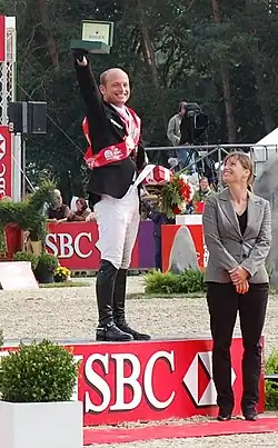 Michael Jung (Medaillenübergabe, Europameisterschaften 2011)