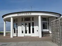 Frontansicht der Milchbar von der Kaiserstraße