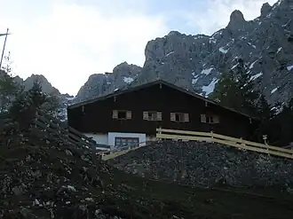 Blick auf die Mittenwalder Hütte
