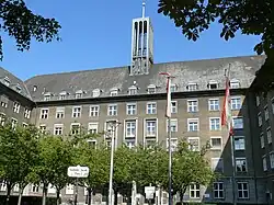 Rathaus Tiergarten am Mathilde-Jacob-Platz