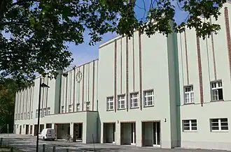 Renoviertes Eingangsgebäude zum Poststadion