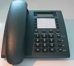 Telefon mit Wähltasten und LC-Anzeige (2005)