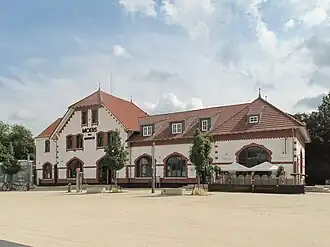 Empfangsgebäude, 2013