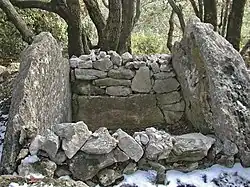 Dolmen von Riens Seitenansicht der Kammer