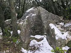 Dolmen von Riens Frontansicht
