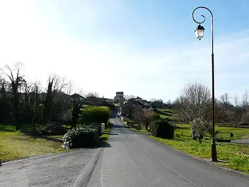 Zufahrtsstraße von Beauséjour nach Monsec