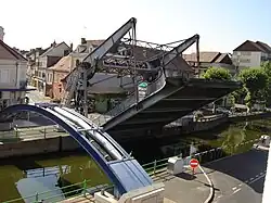 Klappbrücke über den Canal du Centre