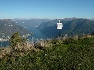 Auf dem Monte Boletto mit Blick auf den Comer See