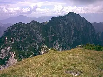 Monte Caplone vom Gipfel des Monte Tombea aus gesehen