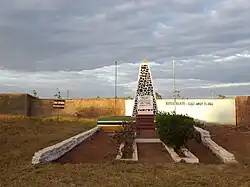 Denkmal für die mosambikanischen Helden (Monumento aos Heróis Moçambicanos) im Zentrum von Mandimba