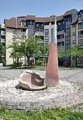 Brunnen (1994). Standort: Auf dem Hewwel (Frankenhöhe), Mainz-Hechtsheim