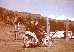 Motorrad mit schwarzem Kennzeichen aus der Steiermark