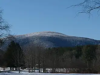 Der Berg von der Bears Den Road aus gesehen