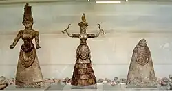 Fayencefiguren aus Knossos[1]