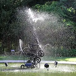 Schwimmwasserplastik von Jean Tinguely