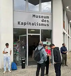 Eingang zum Museum des Kapitalismus