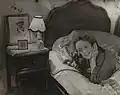 Marlene Dietrich spricht mit ihrer Tochter, Einzelaufnahme einer Serie, 1930