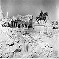 Ruine des Imhoffhauses und Kaiser-Wilhelm-Denkmal, 1945