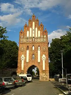 Neues Tor Östliches Stadttor, nur Haupttor erhalten (Bild: Stadtseite)