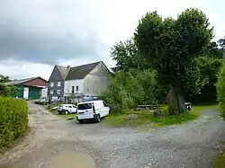 Ehrenberg 5 mit Naturdenkmal Sommerlinde[4]