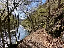 Pfad am Fuß der Wupperhänge