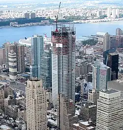 Das Gebäude im Bau, gesehen vom Empire State Building (2006)