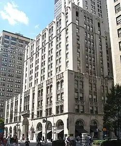 Der Sockel an der Gebäuderückseite an der Park Avenue South