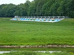 Blick über die Neue Luppe zum neuen Nahleauslassbauwerk