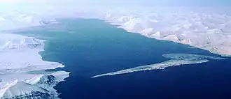 Van Mijenfjord mit Akseløya